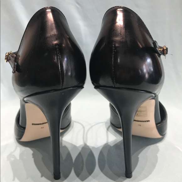 Dolce & Gabbana polished black t-strap hi heel - Picture 3 of 4